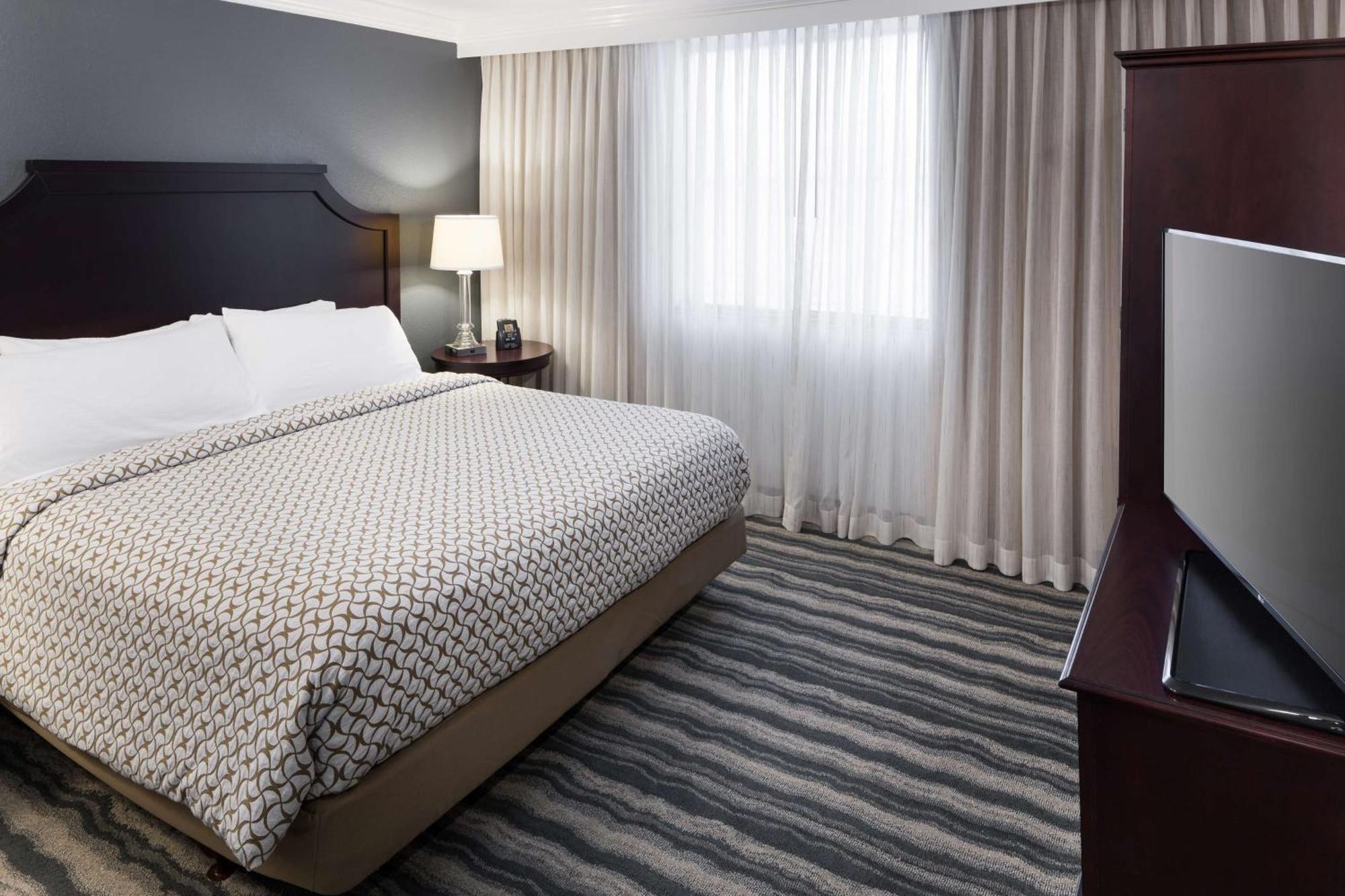 Hotel Embassy By Hilton Tampa Brandon Heartland